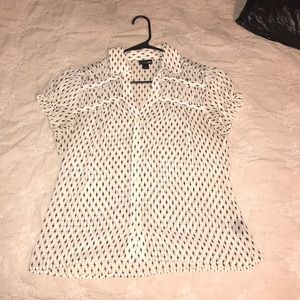 Black and white short sleeve shirt